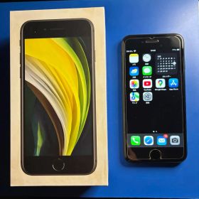 Apple iPhone SE (第2世代) ブラック 本体
