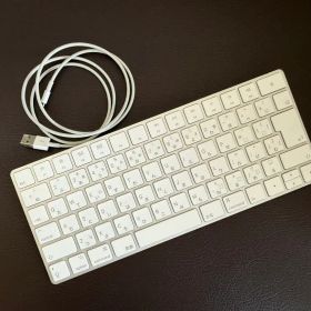 Apple Magic Keyboard （充電ケーブル付き）