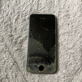 iPhone 5s ブラック 画面ひび割れあり