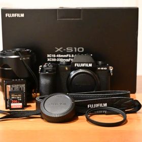美品FUJIFILM.X-S10ボディ＋レンズXF18-55mmおまけ備品付き