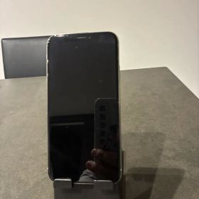 Apple iPhone X ホワイト