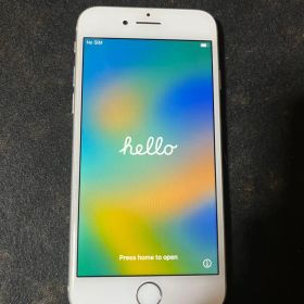 【美品】Apple iPhone 8 シルバー 本体 64G SIMフリー