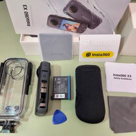 【美品】Insta360 X3 アクションカメラ本体 + 付属品