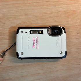 Olympus Tough TG-3 防水デジタルカメラ