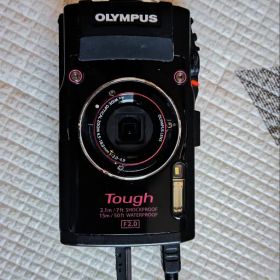 OLYMPUS Tough TG-4 防水 デジタルカメラ ジャンク品