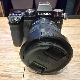 LUMIX DC-S5-K 標準ズームKレンズキット（ブラック）