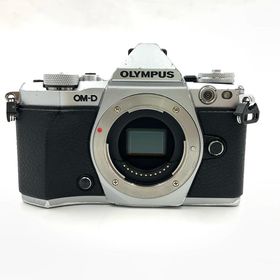 オリンパス(OLYMPUS)の【最速発送】OLYMPUS デジタル一眼 OLYMPUS OM-D E-M5 Mark II ボディ [シルバー] シルバー【難有】(ミラーレス一眼)