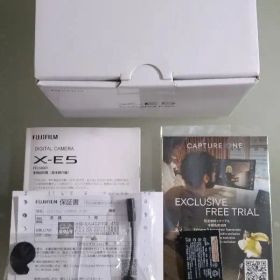 富士フイルム X-E5 シルバー [ボディ APS-Cサイズ ミラーレスカメラ]
