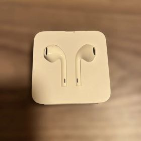 Apple純正EarPods（Lightningコネクタ）新品