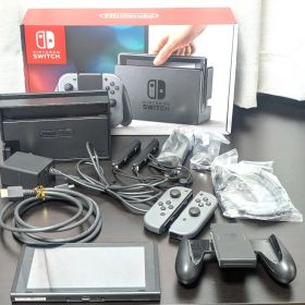 【中古】任天堂Switch本体+プロコントローラー（おまけ付き）