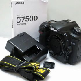 ニコン Nikon デジタル一眼レフ D7500 【中古】