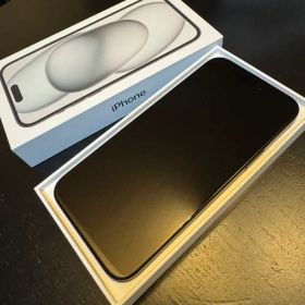 超美品 傷なしiPhone15 plus ブラック 本体