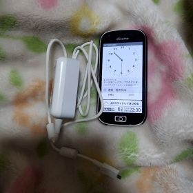 docomoらくらくホンF03K 充電器付き