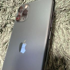 Apple iPhone 11 Pro ミッドナイトグリーン本体