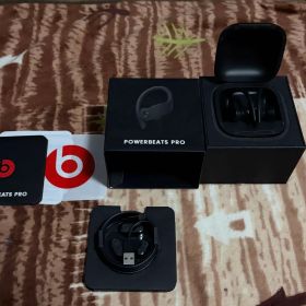 Beats Powerbeats Pro ワイヤレスイヤホン