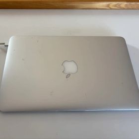 MacBook Air (11-inch, Mid 2013) +充電器2つ