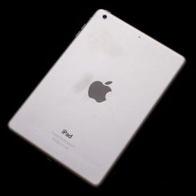 iPad mini2 32GB Silver Wi-Fiモデル