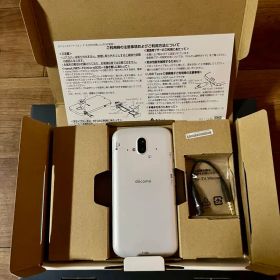 らくらくスマートフォン f-52b 極美品