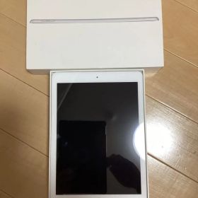 Apple iPad (第6世代) 32GB Wi-Fi シルバー
