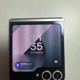 Galaxy Z Flip6 ホワイト
