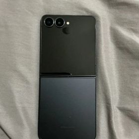 最新機種！Galaxy Z Flip7 黒