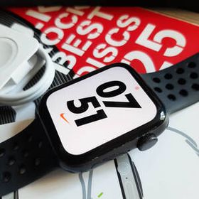 箱1式 ナイキ アップルウォッチ SE ＧPＳ 44mm Apple Watch