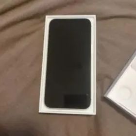 iPhone 16e 128GB SIMフリー AppleCare 2年加入済