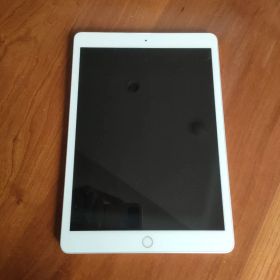 Apple iPad ホワイト 本体 第７世代 32GB 10.2インチ