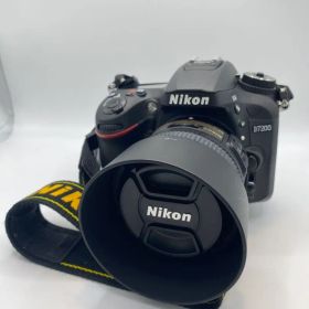 Nikon D7200 一眼レフと、便利な レンズ2本＋三脚＋バッグセット