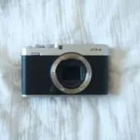 Fujifilm X-E4 ミラーレス一眼カメラ