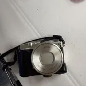 美品 ニコン Nikon 1 j5 1nikkor 10-30mm 1:3.5-5.6 vr