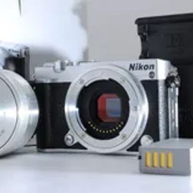 ■極上品■ Nikon（ニコン） 1 J5 ミラーレス一眼 高速AF＆高画質モデル