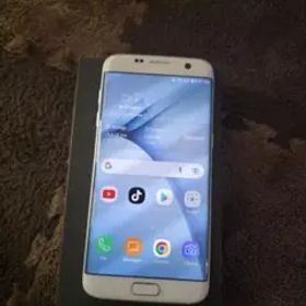 ☆simフリー☆ Galaxy S7 edge SC-02H ホワイト