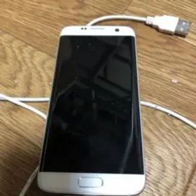 Galaxy S7 edge SCV33 ホワイトパール