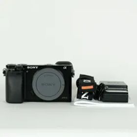 [良品 | シャッター数13,235回｜バッテリー2個付] SONY α6000（ILCE-6000） [ボディ ブラック] | SONY Eマウント
