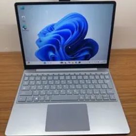 1. Surface Laptop Go i5-1035G1 8/256