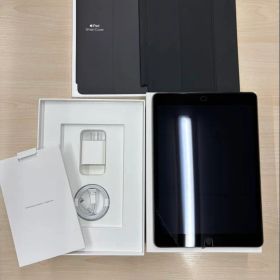 iPad 第9世代 256GB スペースグレイ MK4E3J／ドコモ解除SIM