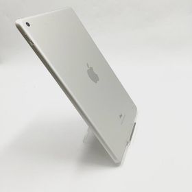 アップル(Apple)の【全額返金保証】【最速発送】Apple iPad 第6世代 32GB シルバー Wi-Fi 美品 動作確認済(タブレット)