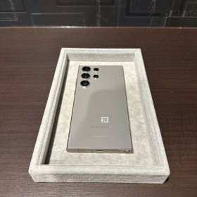 【美品】Galaxy S24 Ultra 256GB チタニウムグレー