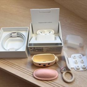 【美品】AirPods Pro（第2世代）おまけ付き