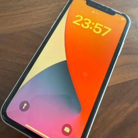 Apple iPhone 11 ホワイト 128GB