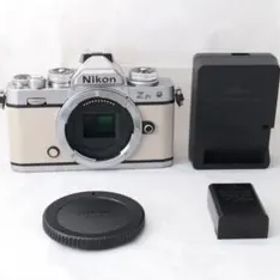 Nikon Zfc ミラーレス一眼 本体