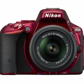 【中古】Nikon デジタル一眼レフカメラ D5500 18-55 VRII レンズキット レッド 2416万画素 3.2型液晶 タッチパネル D5500LK18-55RD