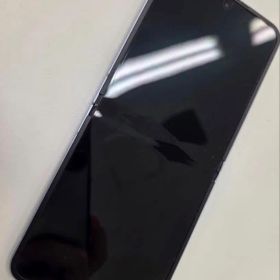 Samsung Galaxy Z Flip 6 グレー 画面傷あり