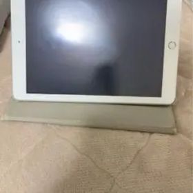 iPad 5世代 WI-FI 32GB 2017年モデル シルバー