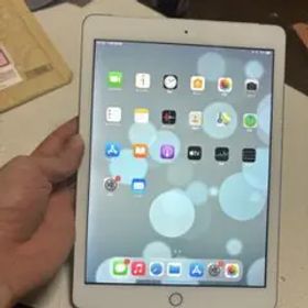 Apple iPad (第5世代) 32GB