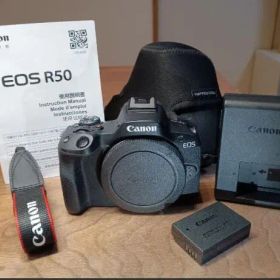 Canon EOS R50 ミラーレスカメラ 本体と付属品
