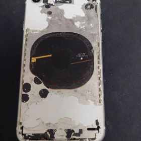 iPhone SE 第2世代 ジャンク品 部品取り ホワイト