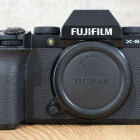 FUJIFILM X-S10 ボディ