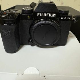 FUJIFILM X-S10 ミラーレス一眼 ボディのみ 値下げ可